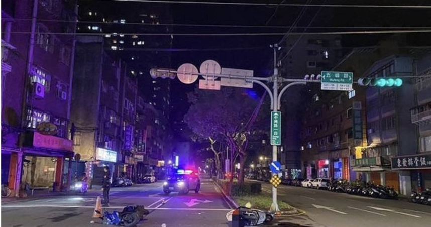 2機車對撞致1人斷指1人出血。（ 圖／翻攝畫面）