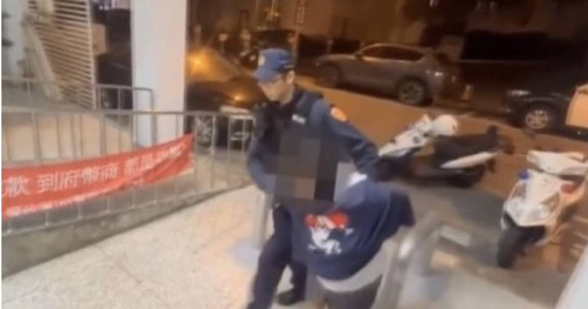 花蓮女子吵架後持剪刀隨機刺傷路人，警方成功將金女逮捕。（ 圖／翻攝畫面）