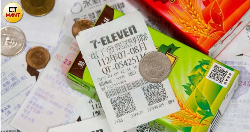 自動販賣機未領的「發票孤兒」流向成為不少消費者關注焦點，財政部有責管理防逃稅。圖非當事店家。（示意圖／黃耀徵攝）