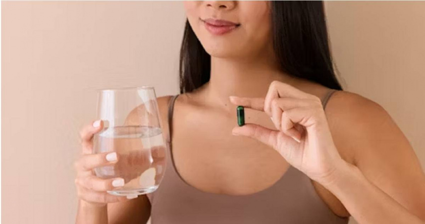 近日就有網友分享，靠著補充「鋅＋維他命C」，竟讓痘疤消失得無影無蹤，不過就有皮膚科醫師現身說法了。（示意圖／翻攝自unsplash）