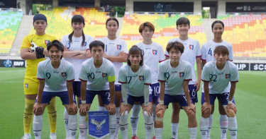 中華女足在東亞盃對日本先發11人賽前合照。(圖/中華足協提供)