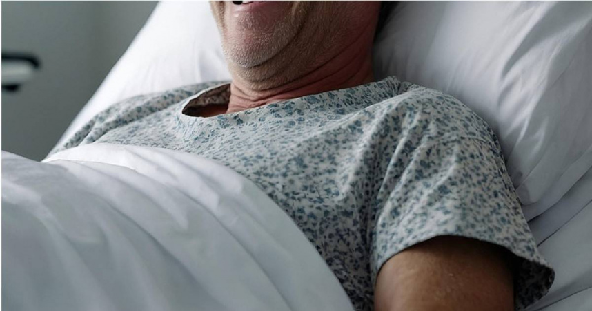 男子疑妻外遇竟因腦癌，抗病兩年仍病逝。（示意圖／Pixabay）