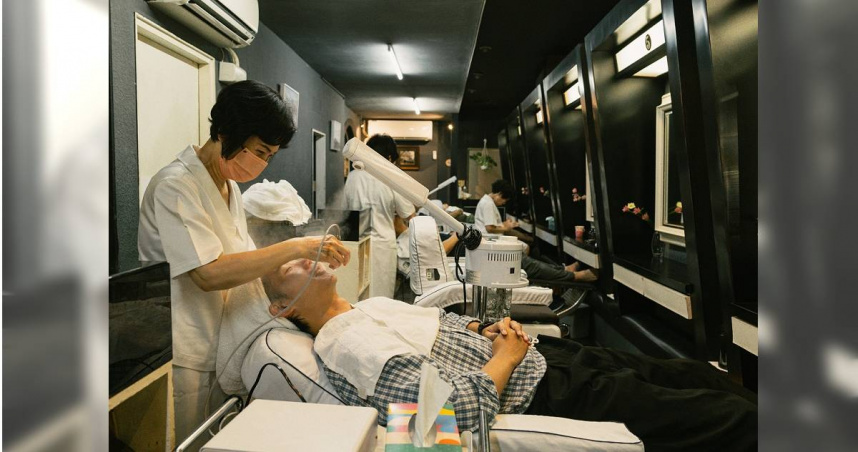 台南老爺行旅「復古潮男的老派沙龍」行程，帶領旅人走訪台味理容文化。（圖／老爺酒店集團提供）