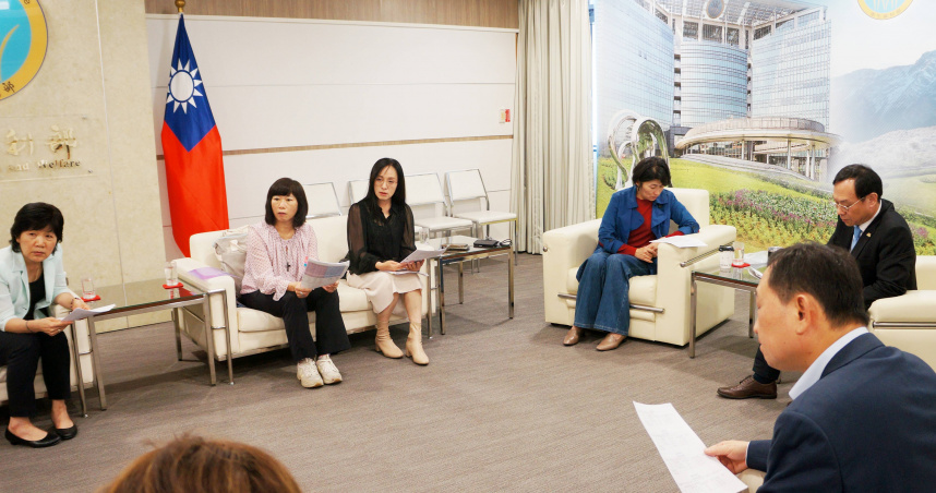 立委陳瑩、莊瑞雄安排台東縣長饒慶鈴拜會衛福部、交通部。（圖／陳瑩辦公室提供）