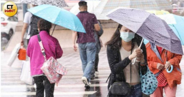 氣象署表示，明天（8日）東北季風減弱，清晨仍可能有局部短暫陣雨。（示意圖／趙文彬攝）