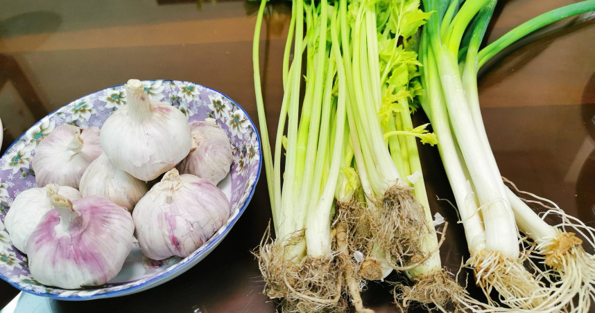 拜文昌帝君供品。（圖／楊登嵙提供）