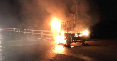 台南貨車「撞橋火燒車」!駕駛慘成焦屍...家屬目擊現場淚崩
