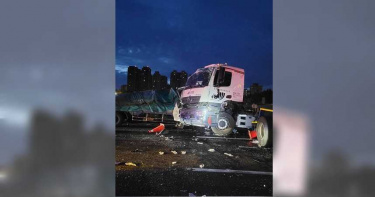 深夜竹北交流道4車連環撞 交通一度受阻1人喪失生命跡象