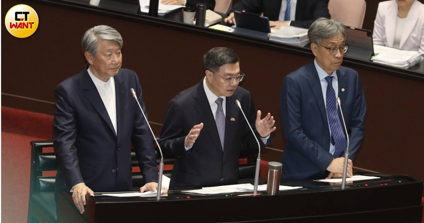 行政院長卓榮泰赴立法院做施政報告並備詢（圖／劉耿豪攝）