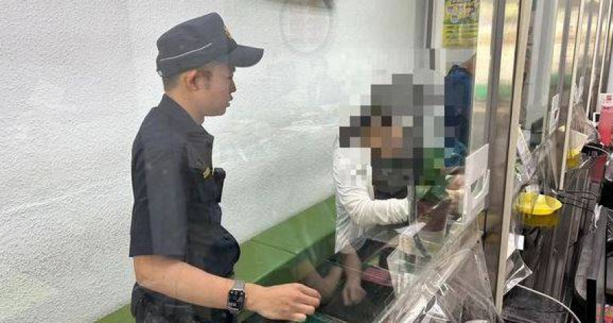 吳婦裝修房屋欲投資詐騙，前往郵局提領50萬元遭阻，經警方勸說才保住血汗錢。（圖／翻攝畫面）