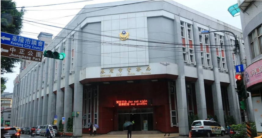 基隆市仁愛區驚傳駭人弒子案！一名5歲男童昨（14日）晚間疑似哭鬧，竟遭到有家暴紀錄的45歲簡姓父親殘忍虐殺，簡男犯案後隨即逃逸無蹤，警方獲報後立刻出動追捕，並於案發2小時後，火速將他逮捕。（圖／擷取自Google Maps）