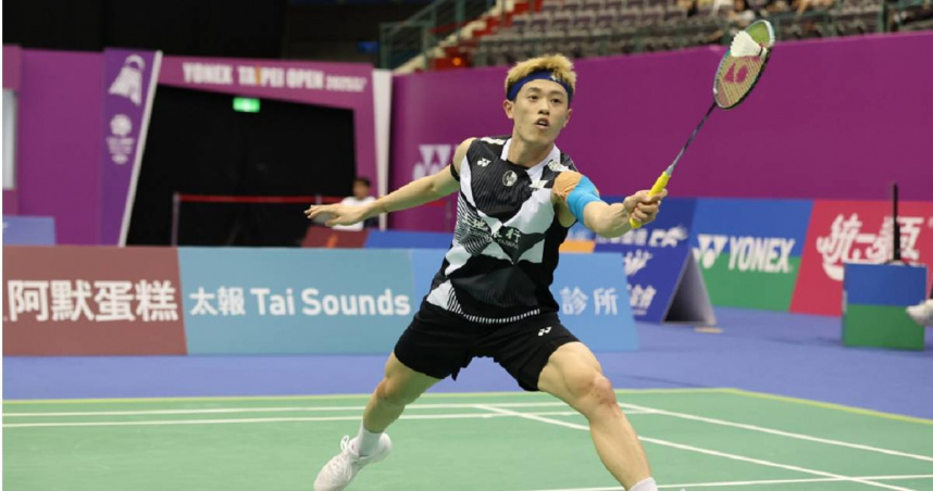 「左手重炮」林俊易在新加坡羽球公開賽晉級到男單8強。（圖／翻攝畫面）
