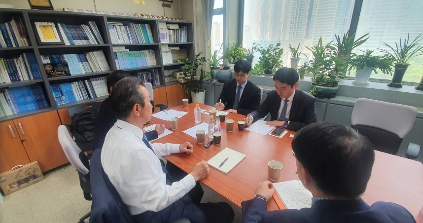 立法委員陳冠廷上周訪問韓國期間，與多位韓國退役將領就區域安全議題進行深度交流。（圖／陳冠廷辦公室提供）