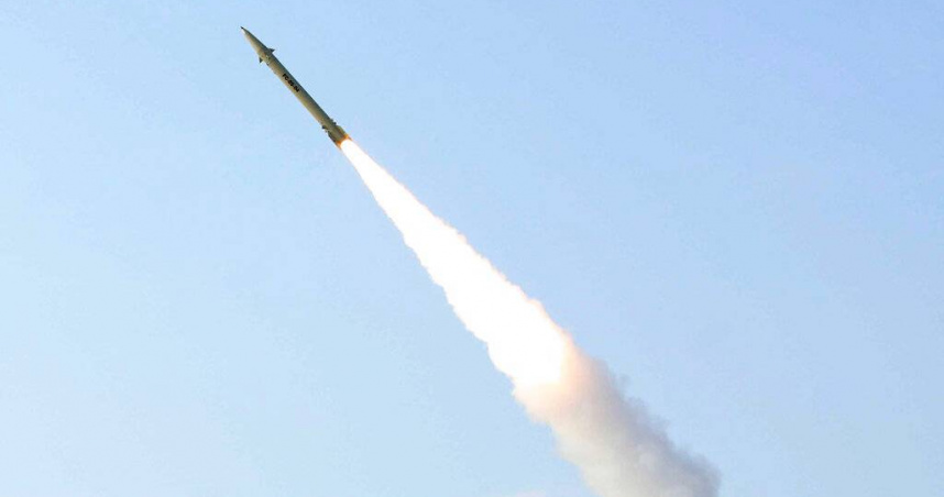 伊朗向位於卡達的美軍基地發射飛彈，以示報復。（示意圖／美聯社／達志）