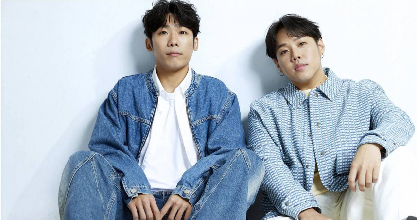 忒修斯為夯劇《拜六禮拜》演唱片頭曲〈朋友之歌〉、片尾曲〈little song〉及插曲〈人青〉。（圖／抓馬文化提供）