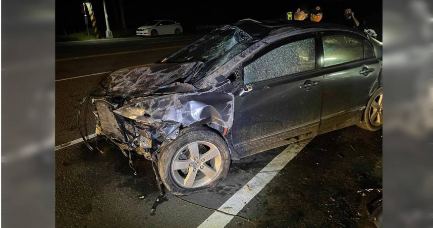 台南一名25歲的陳姓男子13日午間與父親發生口角衝突後，竟持槍朝父親開槍，隨後逃逸自撞亡。（圖／翻攝畫面）