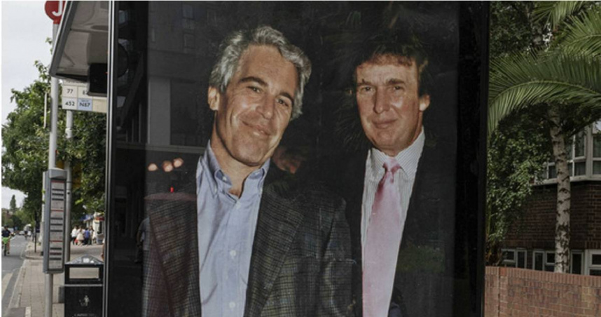年輕時的淫魔富豪艾普斯坦（Jeffrey Epstein）、美國總統川普（Donald Trump）。（圖／達志／美聯社）