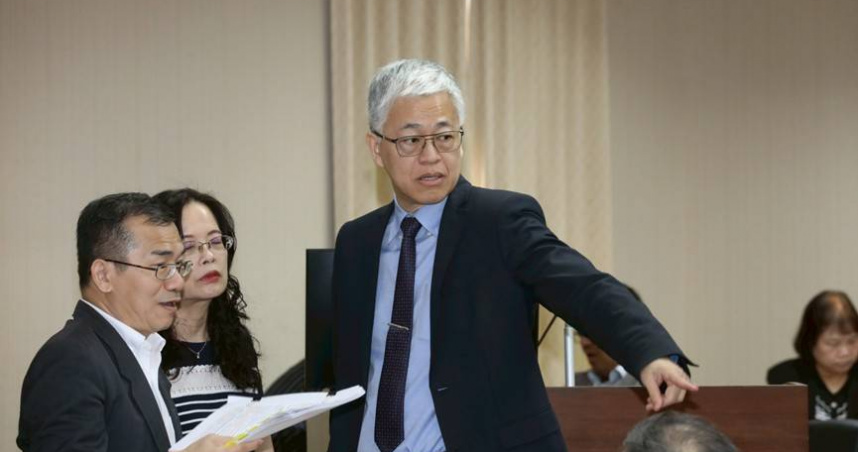 內政部次長吳堂安（圖）矢言《行政區劃法》一定會有政院版。（圖／劉耿豪攝）