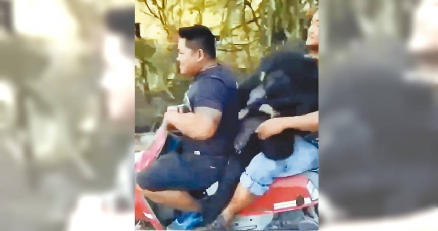 3年前屏東霧台鄉大武部落發生台灣黑熊遭獵殺事件，還流出獵人與黑熊「三貼」騎機車影片，輕佻模樣引發撻伐，案經審結後，9名獵人都無罪。（圖／報系資料照）