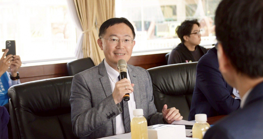 李坤城表示，民眾已經厭倦了藍白用彈劾的假議題，掩蓋在國會濫權立法、破壞憲政體制政治鬥爭。（圖／取自李坤城臉書）