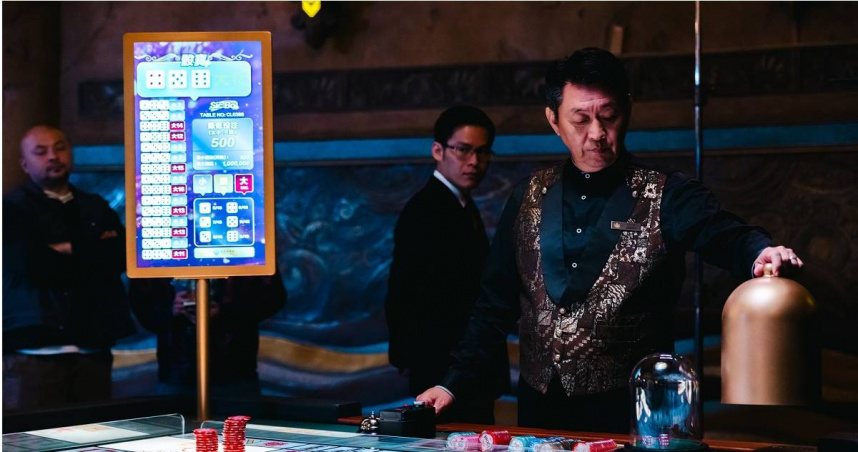 發火踹打柯震東　庹宗華腳滑屁股坐地