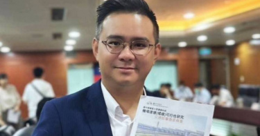 國民黨立委黃健豪表示，不應將庇護工場及弱勢團體捲入政治攻防，並透露今年中秋已向十方啟能中心及伊甸基金會訂購共700盒禮盒。（圖／翻攝自黃健豪臉書）