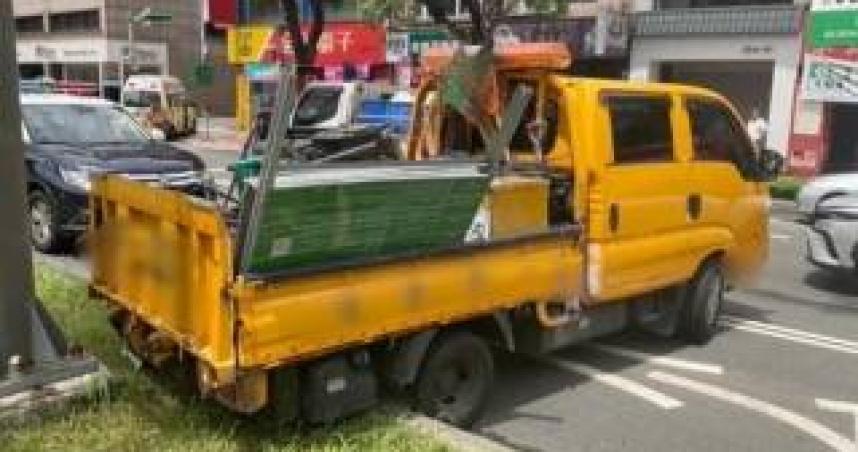 台北工程車司機疑頭暈「一路倒退嚕」撞機車波及公車　慘釀5傷4送醫