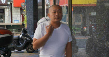 開砂石車撞總統府關6年 男出獄仍不爽再繞府抗議