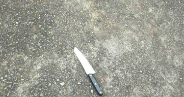 高中學長持刀砍國小學妹 兇嫌沈默進警局偵訊