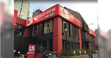 男健身遭70公斤槓鈴壓頸腦死!World Gym賠1320萬家屬撤告