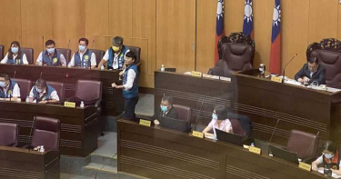 運動帶來自信?金牌國手莊佳佳備詢好緊張 議員要她先「ㄏㄜˋ」一下