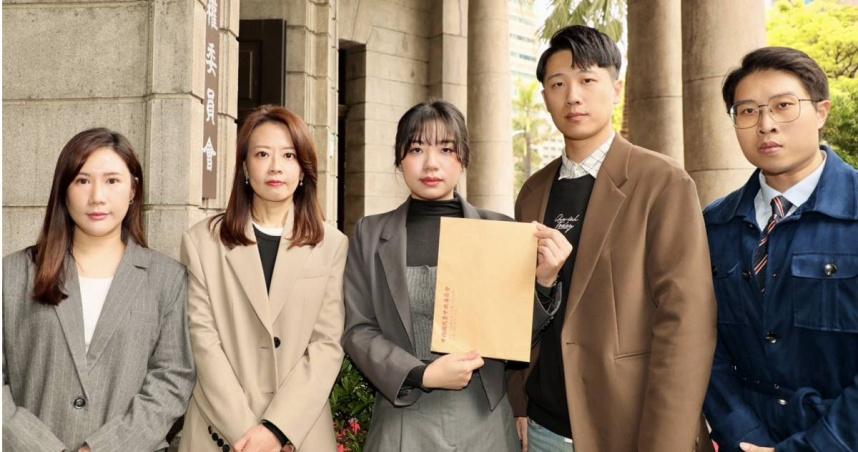 國民黨指出，內政部94年函示說得非常清楚，罷免行為應該也要受到政治獻金法的規範，違反收受政治獻金得以裁處的機關就是監察院，國民黨因此請監院調查罷團違法募款的檢舉（圖／國民黨提供）