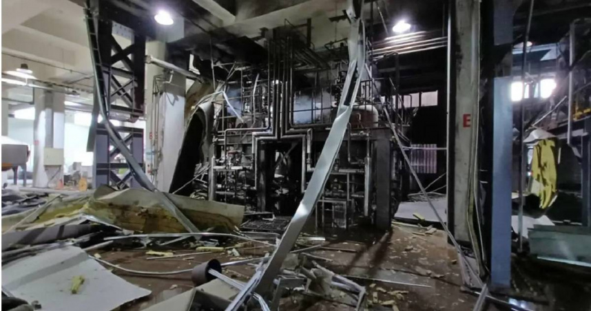 今（7）日下午，台南市柳營科技工業區一處材料工廠驚傳氣爆，所幸員工疏散及時，無人傷亡。（圖／翻攝畫面）