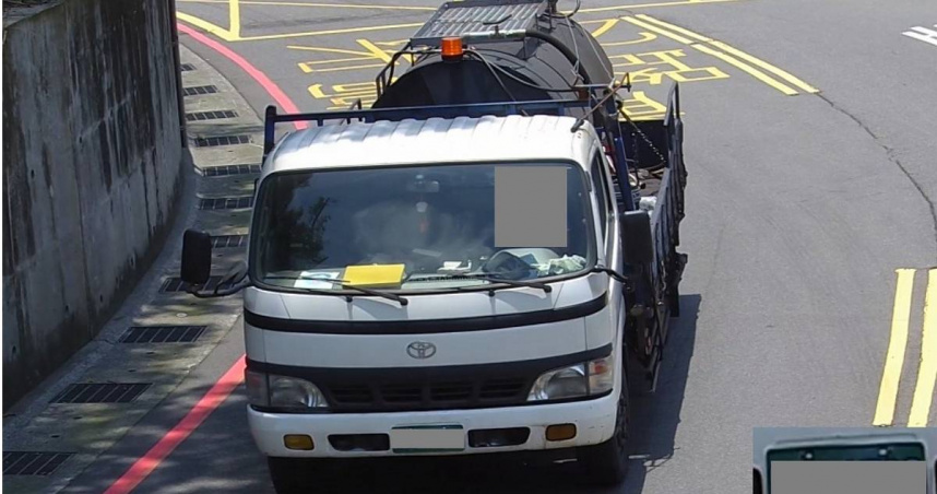 壽山路下月初科技執法正式上路，3.5噸以上大貨車禁行。（圖/翻攝畫面）