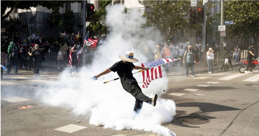 洛杉磯等大城市因川普政府的強硬移民政策爆發騷亂。（圖／達志／美聯社）