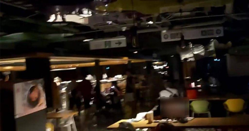 高鐵左營站旁的彩虹市集商場，今（21）日下午傳出整棟停電，用餐顧客傻眼摸黑用餐，自嘲「提早過萬聖節」。（圖／翻攝自Threads 影片）