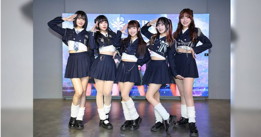 語晴（左起）、Ivy、璦昀、Nina、Kimi組成女團「KIRIS」的誕生，象徵偶像養成模式邁入全新階段。（圖／KIRABASE提供）