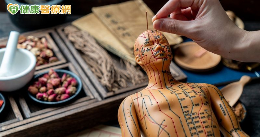 不只手抖、越走越慢！中醫解析巴金森氏症五大證型與調理方向