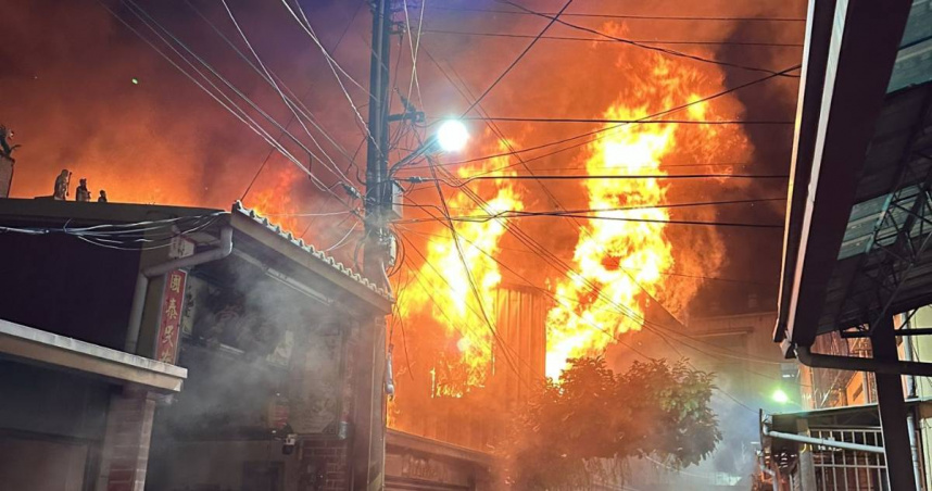 台中民宅昨晚發生火警。（圖／翻攝記者爆料網）