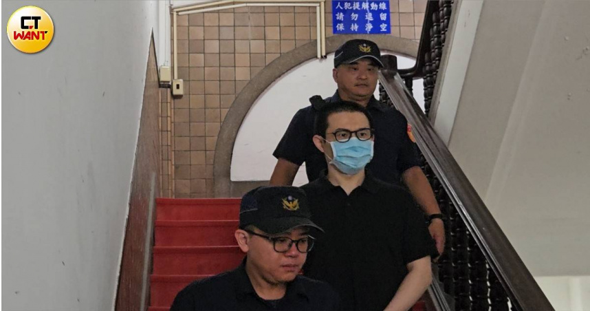 2貪警收720萬偷查901筆個資暗助八八會館　查4年偵結起訴