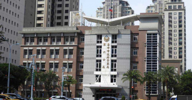19歲嫩男KTV酒後起爭執 從5樓墜下遭攔截網接住保命