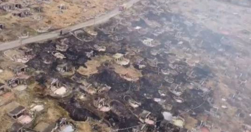 苗栗西山公墓焚燒雜草引發火災，45分鐘內火勢蔓延500平方公尺。（ 圖／翻攝畫面）