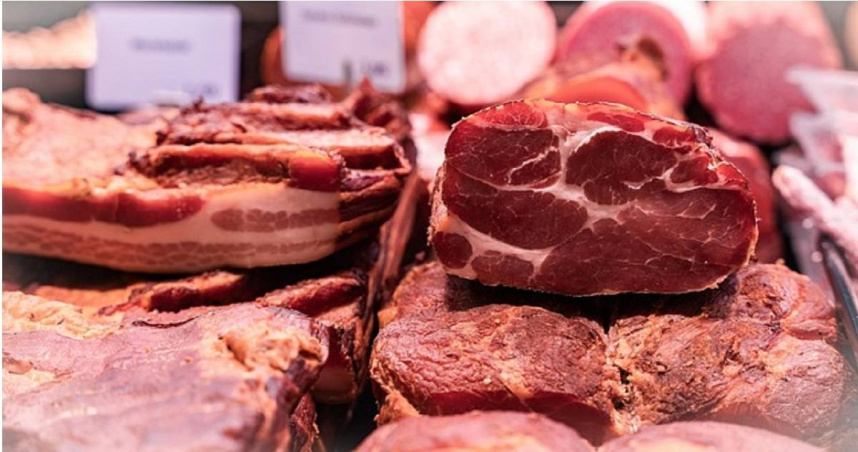 豬、牛等「紅肉」一向被視為高脂肪、高膽固醇食物，攝取過量會增加大腸癌及心血管疾病等健康風險，不過就有營養師透露，紅肉是很好的「補鐵聖品」，不是不能吃，關鍵在於如何挑選、烹調及食用份量。（圖／翻攝自pixabay）