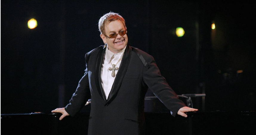 「火箭人」艾爾頓‧強身體狀況惡化，無法再簽名。 （圖／達志／路透社）