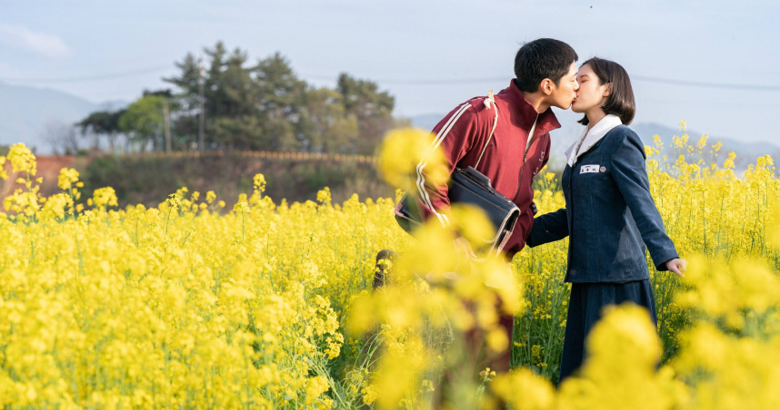 IU、朴寶劍主演《苦盡柑來遇見你》平凡、溫暖又深刻的劇情，被譽為極至催淚的人生劇集。（圖／Netflix提供）
