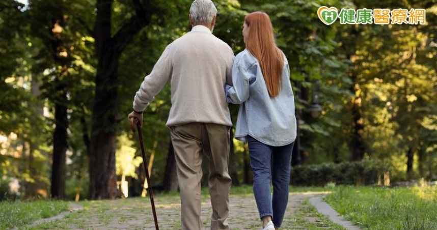 隨著年齡增長，跌倒成為許多老年人健康的隱形殺手。