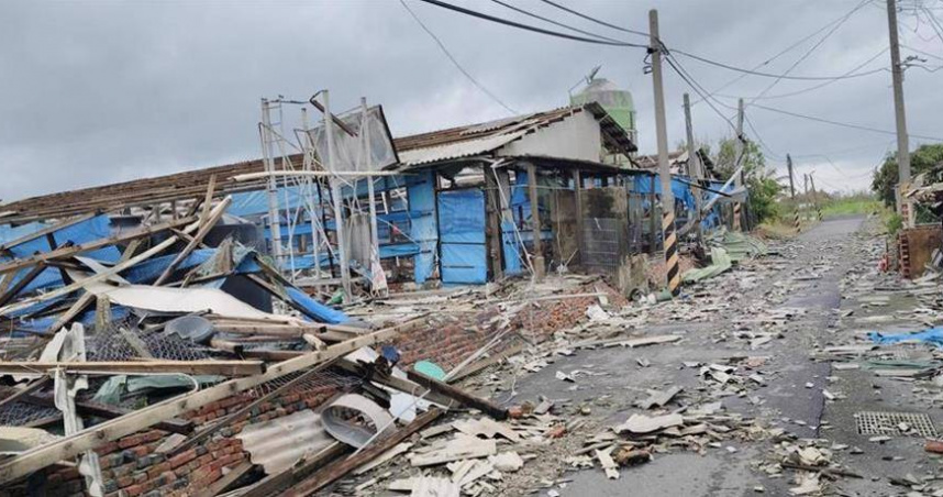 丹娜絲颱風重創台南七股。（圖／民眾提供）