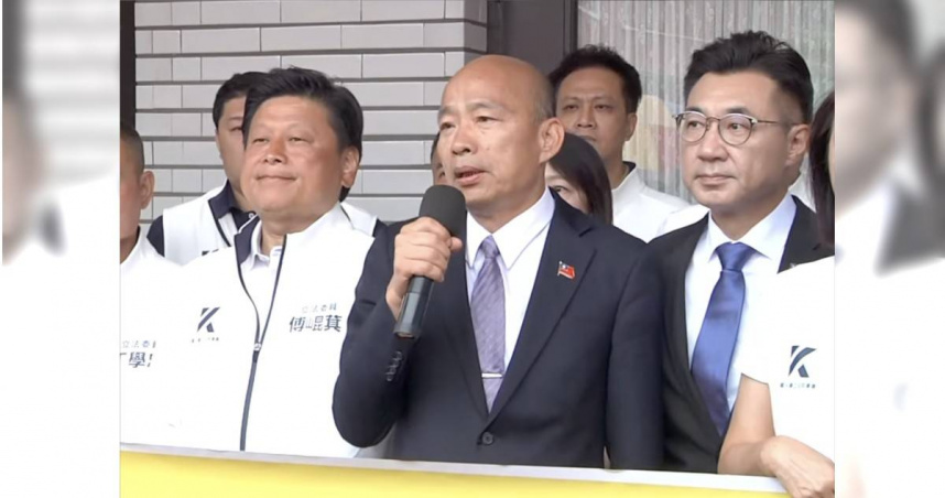 韓國瑜喊話，「風雨無阻、保護民主，讓台灣所有的民眾大家一起來保護台灣的民主，反對這場不公平和不正義的大罷免，台灣民主！加油！」（圖／截自中時新聞網直播）