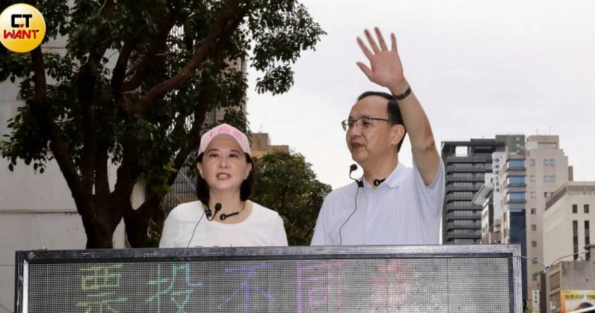 國民黨主席朱立倫今天強調，823大罷免是是他個人能否「順利交棒、安心交棒」的關鍵一戰，但朱立倫是否會參選下屆黨主席？目前黨內看法仍分岐，圖為朱立倫在罷免戰中替王鴻薇努力輔選（圖/方萬民攝）