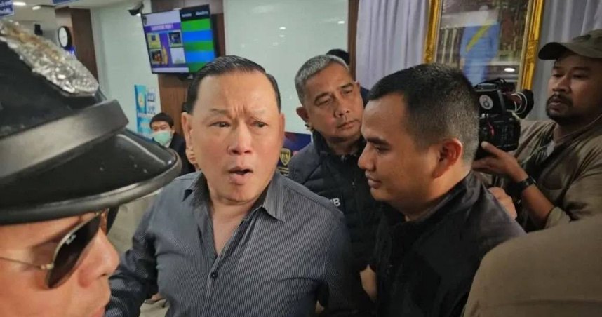 桑塔納被控涉入綁架案，聲稱掌握警界與政界勾結柬埔寨詐騙集團的關鍵證據，引發泰國政警系統震盪。（圖／翻攝自Thai PBS World）